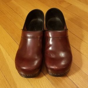 Dansko Oxblood Clog (44)